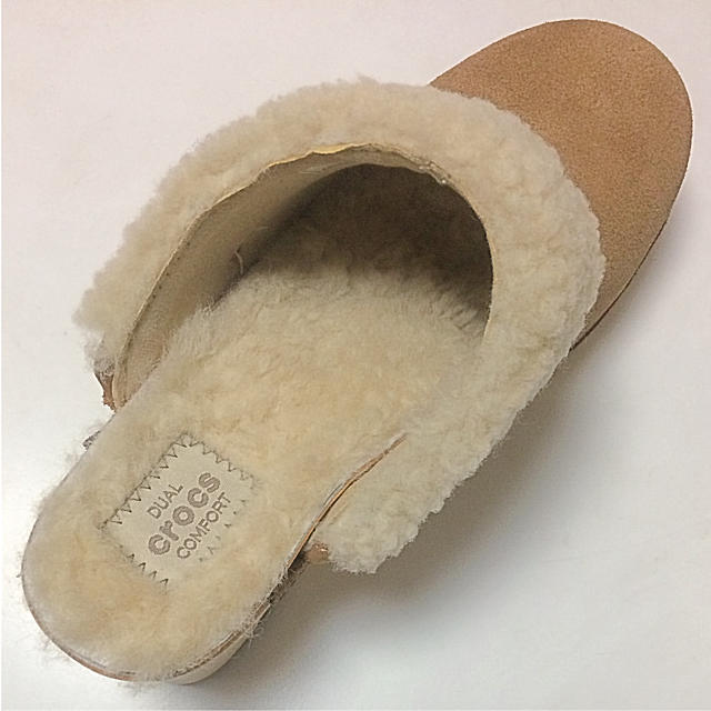 crocs(クロックス)のクロックス サラ ラックス クロッグ W6サイズ 美品 ボアサンダル 天然素材 レディースの靴/シューズ(サンダル)の商品写真