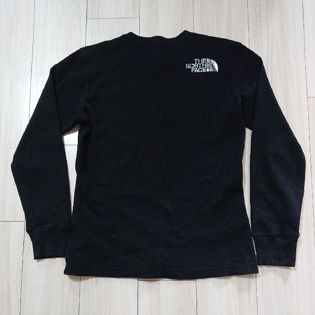 THE NORTH FACE(ザノースフェイス)のL ノースフェイス サーマル ロンT 白／金 黒／銀 メンズのトップス(Tシャツ/カットソー(七分/長袖))の商品写真