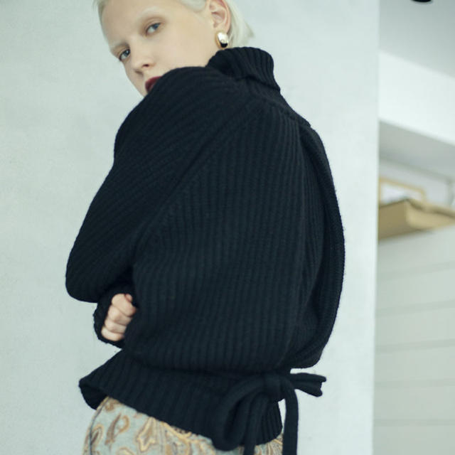 Ameri VINTAGE(アメリヴィンテージ)のkay様変更♡BACK TUCK KNIT レディースのトップス(ニット/セーター)の商品写真