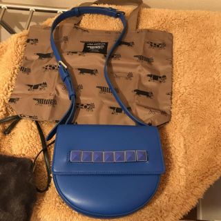 チャールズアンドキース(Charles and Keith)のブルーショルダー(ショルダーバッグ)