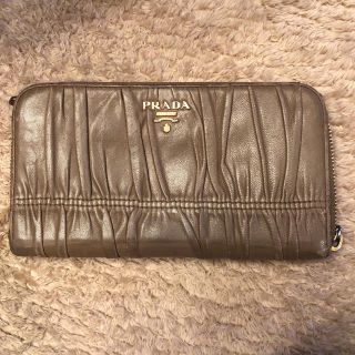 プラダ(PRADA)のPRADAラムスキンラウンドファスナー長財布(財布)