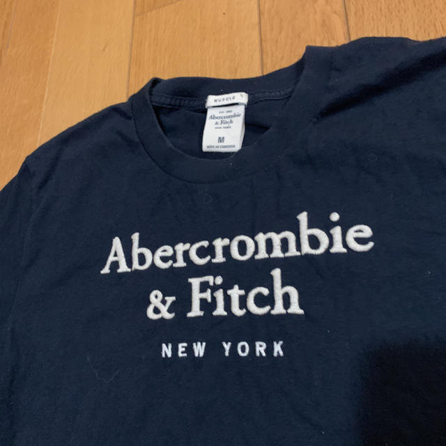 Abercrombie&Fitch(アバクロンビーアンドフィッチ)のabercrombie&fitch Tシャツ 黒 Mサイズ メンズのトップス(Tシャツ/カットソー(半袖/袖なし))の商品写真