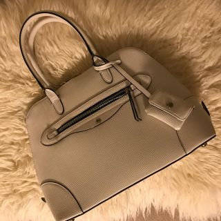 ザラ(ZARA)のZARA  ホワイトバッグ(ハンドバッグ)