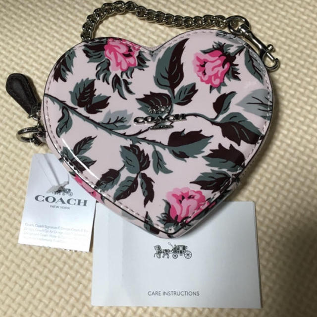 COACH(コーチ)の【新品】コーチ コインケース （ハート型:ピンク×花柄） レディースのファッション小物(コインケース)の商品写真