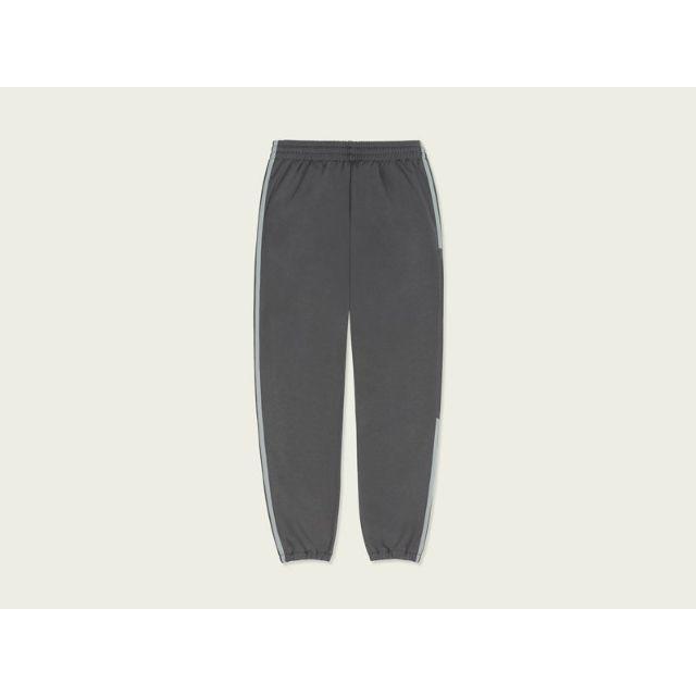 adidas(アディダス)のadidas yeezy calabasas track pants グレー M メンズのパンツ(その他)の商品写真