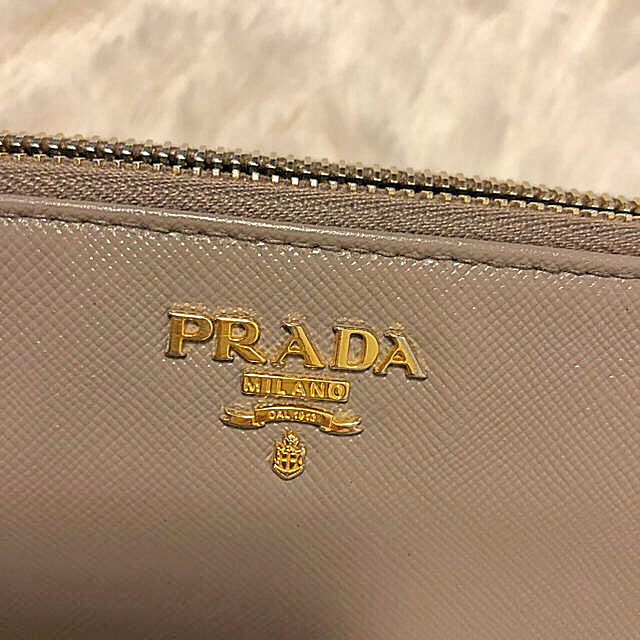 PRADA(プラダ)のプラダ 長財布 サフィアーノ 最終値下げ レディースのファッション小物(財布)の商品写真