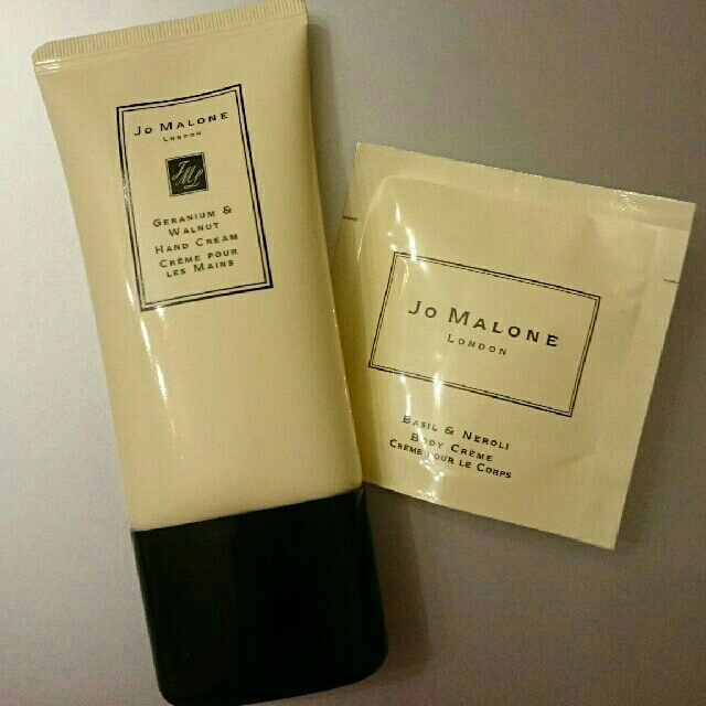 Jo Malone(ジョーマローン)の《mi様専用》サンプル付き★JoMalone ゼラニウム&ナッツ ハンドクリーム コスメ/美容のボディケア(ハンドクリーム)の商品写真