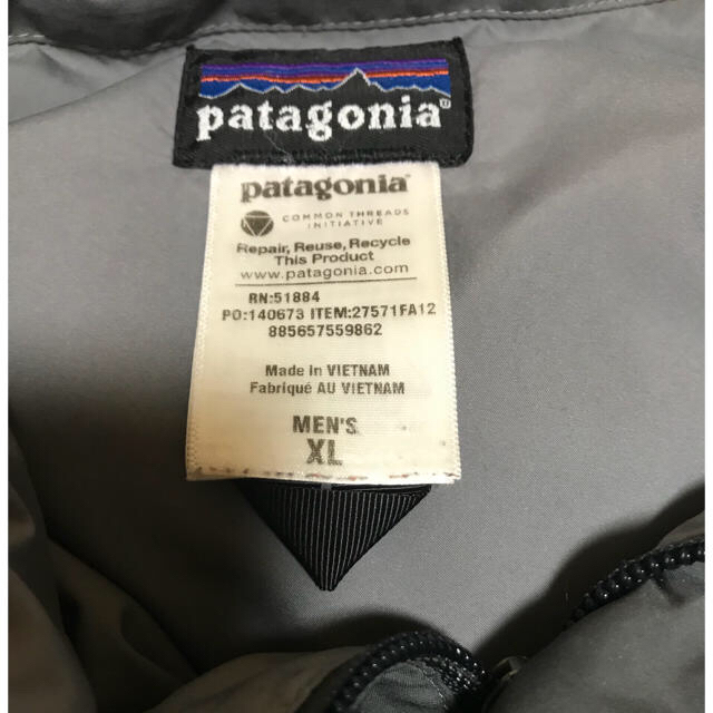 patagonia(パタゴニア)のサカナ様専用 Patagonia ダウンベスト スリングショットXL +おまけ メンズのジャケット/アウター(ダウンベスト)の商品写真