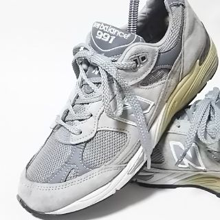 ニューバランス(New Balance)の
定3万イングランド製限定!ニューバランス991牛革レザースニーカー人気の灰！
(スニーカー)