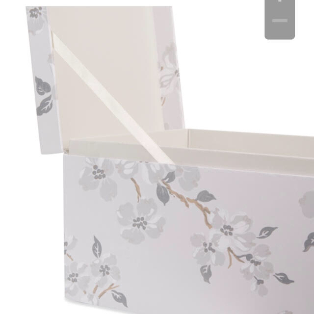 LAURA ASHLEY - LAURA ASHRLY♧ストレージボックス♧新品の通販 LAURA ASHLEY - LAURA ASHRLY♧ストレージボックス♧新品の通販