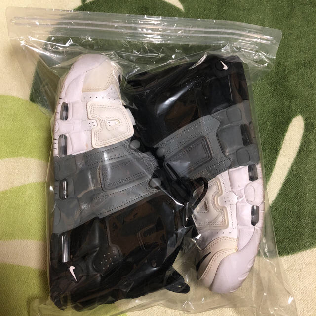 NIKE(ナイキ)のnike air more uptempo tri color 26.0cm メンズの靴/シューズ(スニーカー)の商品写真