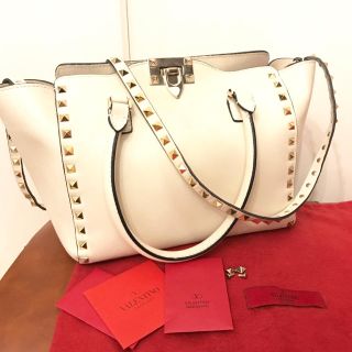 ヴァレンティノ(VALENTINO)のVALENTINE ❤︎ 2way ロックスタッズ バッグ(ハンドバッグ)