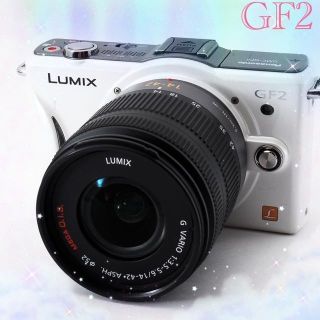 パナソニック(Panasonic)の☘ワンタッチで美しいボケ味☘スマホに送れる☘LUMIX GF2お洒落なホワイト☘(ミラーレス一眼)