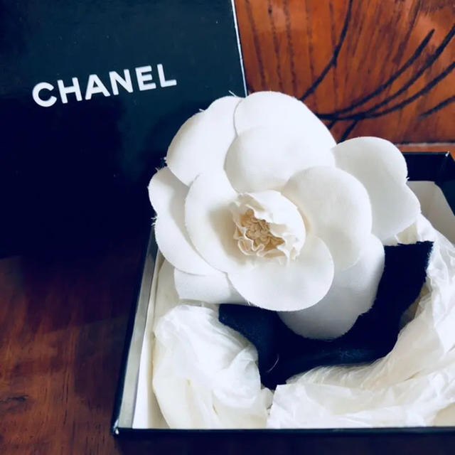 CHANEL - ヴィンテージ☆【 CHANEL 】カメリアのコサージュ♪♪の通販 by Quatre Épice｜シャネルならラクマ