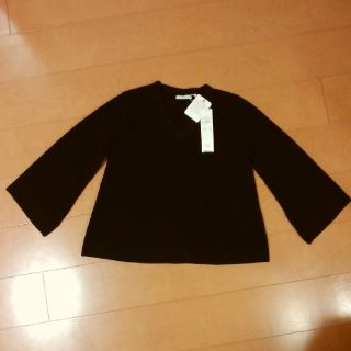 オペークドットクリップ(OPAQUE.CLIP)の【新品】OPAQUE　Vネックニット　Black(ニット/セーター)