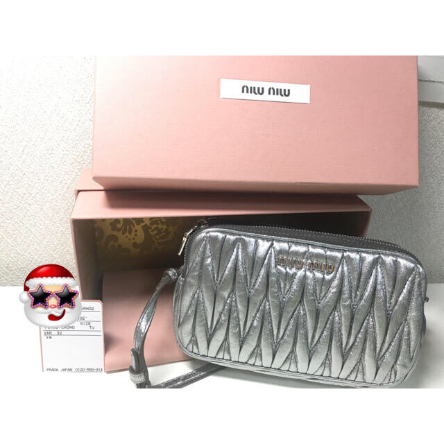 miumiu(ミュウミュウ)のレアミュウミュウ♡ポーチ新品シルバー レディースのバッグ(ハンドバッグ)の商品写真