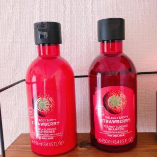 ザボディショップ(THE BODY SHOP)のストロベリーシャンプー&コンディショナーセット☆ボディショップ(コンディショナー/リンス)