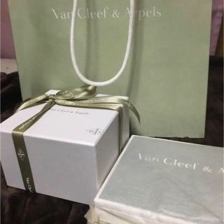 ヴァンクリーフアンドアーペル(Van Cleef & Arpels)のAries様専用 Van Cleef & Arpels アルハンブラ ☆新品  (腕時計)