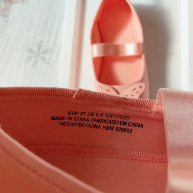 H&M(エイチアンドエム)のH&M パンプス サーモンピンク キッズ/ベビー/マタニティのキッズ靴/シューズ(15cm~)(フォーマルシューズ)の商品写真