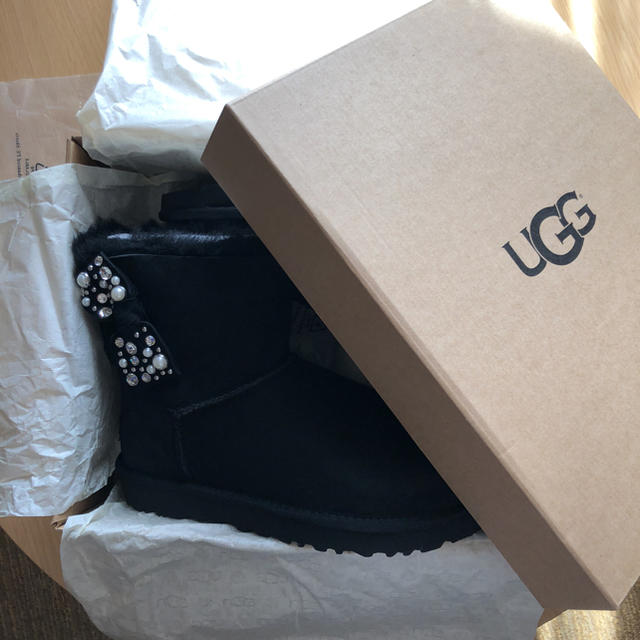 かわいい新作 新品 - UGG UGG サイズ37 黒色 ブーツ