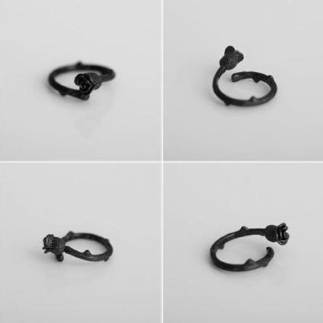 【送料無料】ブラックローズ❤︎リング レディースのアクセサリー(リング(指輪))の商品写真