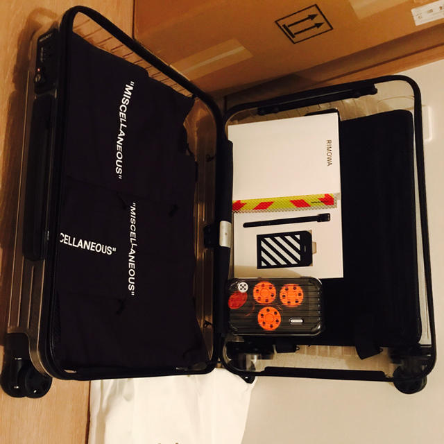 メンズRimowa offwhite 新品