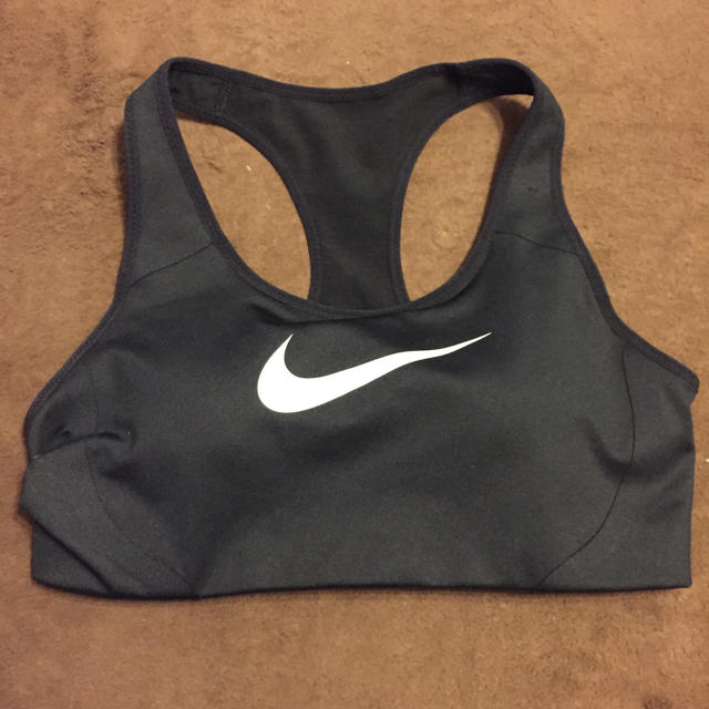 NIKE(ナイキ)のNIKEハード ブラトップ レディースのトップス(ベアトップ/チューブトップ)の商品写真