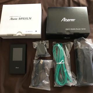 エヌイーシー(NEC)のLTEモバイルルータ Aterm MR05LN クレードルセット(その他)