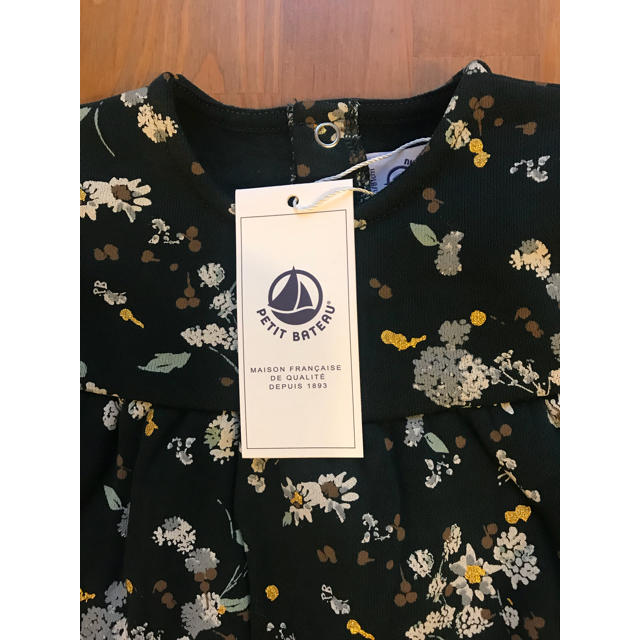 PETIT BATEAU(プチバトー)のあー様専用♡ 18m プチバトー グリーンスウェットワンピース キッズ/ベビー/マタニティのベビー服(~85cm)(ワンピース)の商品写真