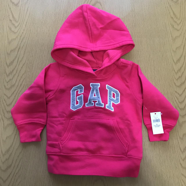 GAP(ギャップ)のGAP パーカー ピンク色 フード付きトレーナー 80cm 女の子 キッズ/ベビー/マタニティのベビー服(~85cm)(トレーナー)の商品写真
