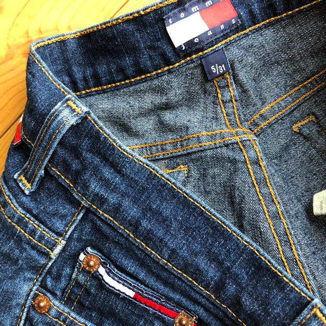 TOMMY HILFIGER(トミーヒルフィガー)のtommy jeans トミージーンズ デニムショートパンツ レディースのパンツ(ショートパンツ)の商品写真