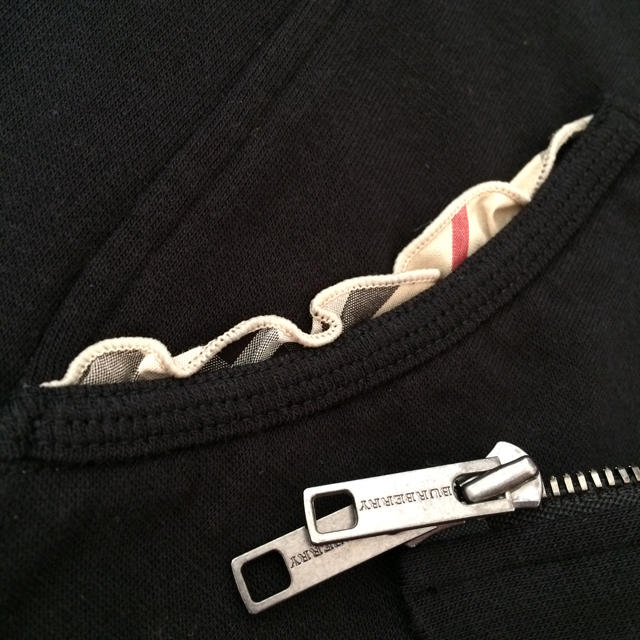 BURBERRY❤︎バーバリー チェックのフリルポケット パーカー❤︎黒