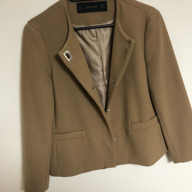 ZARA(ザラ)のZARA グレージュ秋ジャケット レディースのジャケット/アウター(ノーカラージャケット)の商品写真