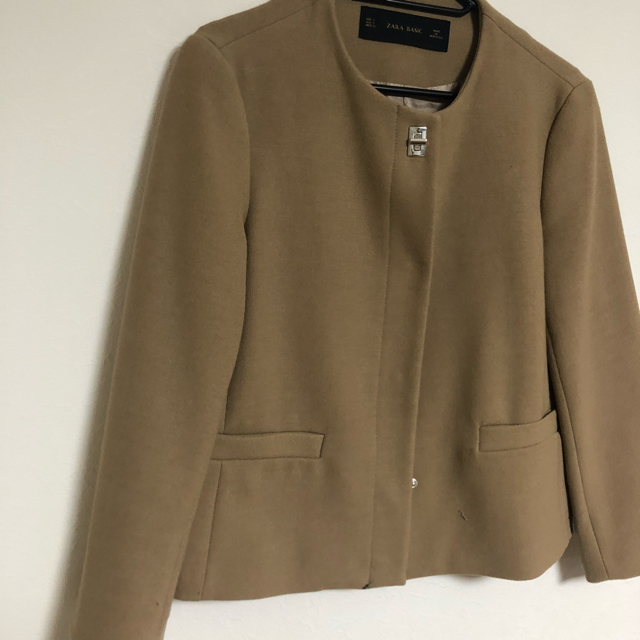 ZARA(ザラ)のZARA グレージュ秋ジャケット レディースのジャケット/アウター(ノーカラージャケット)の商品写真