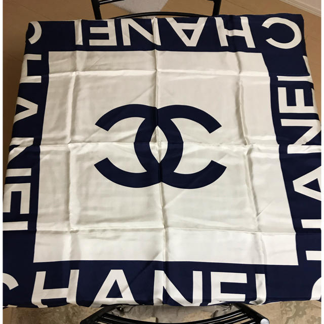 CHANEL(シャネル)のCHANEL スカーフ ビンテージ レディースのファッション小物(バンダナ/スカーフ)の商品写真