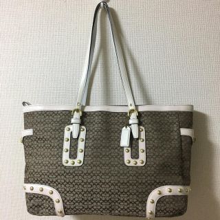 コーチ(COACH)の未使用！COACHスタッズトートバッグ(トートバッグ)