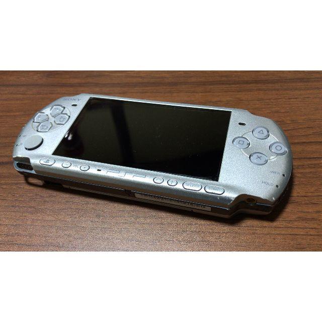 PlayStation Portable(プレイステーションポータブル)のPSP3000 シルバー ジャンク エンタメ/ホビーのゲームソフト/ゲーム機本体(携帯用ゲーム機本体)の商品写真