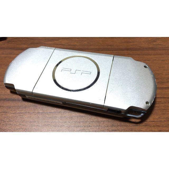 PlayStation Portable(プレイステーションポータブル)のPSP3000 シルバー ジャンク エンタメ/ホビーのゲームソフト/ゲーム機本体(携帯用ゲーム機本体)の商品写真
