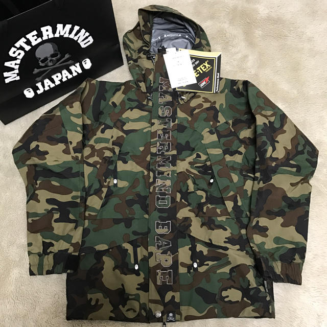 A BATHING APE(アベイシングエイプ)の新品 タグ付き マスターマインド エイプ スノボJKT 超希少 Mサイズ 迷彩 メンズのジャケット/アウター(マウンテンパーカー)の商品写真