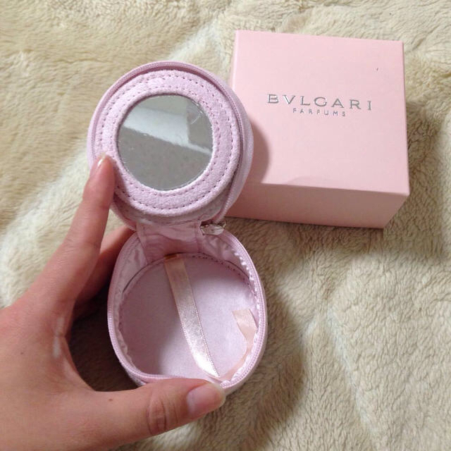 BVLGARI(ブルガリ)のBVLGARIポーチ&アクセサリーケース レディースのファッション小物(ポーチ)の商品写真