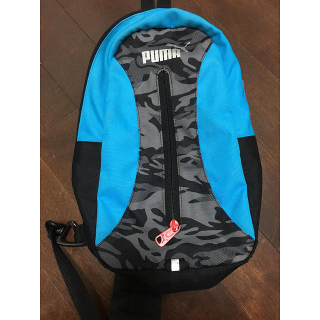 PUMA(プーマ)のプーマ      キッズ  斜めがけ   ボディバッグ キッズ/ベビー/マタニティのこども用バッグ(その他)の商品写真