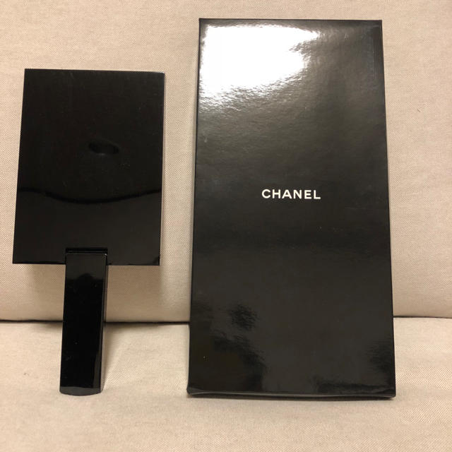 CHANEL(シャネル)の手鏡 インテリア/住まい/日用品の日用品/生活雑貨/旅行(その他)の商品写真