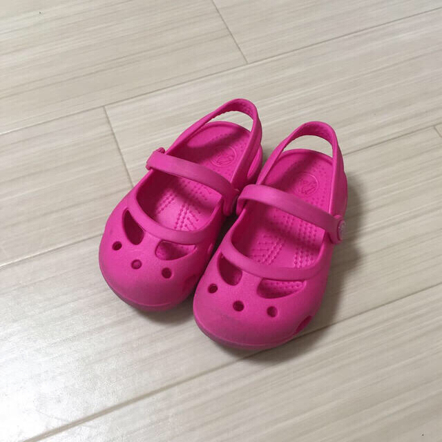 crocs(クロックス)のcrocs シャイナ キッズ/ベビー/マタニティのベビー靴/シューズ(~14cm)(その他)の商品写真