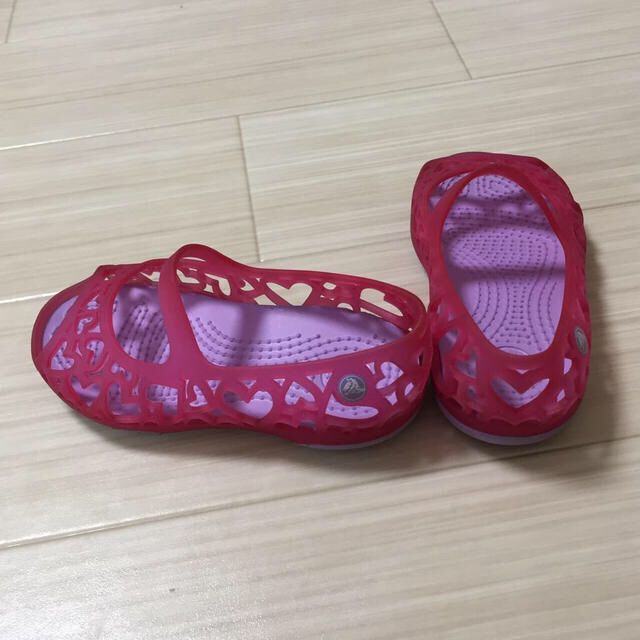 crocs(クロックス)のcrocs アドリナハート キッズ/ベビー/マタニティのベビー靴/シューズ(~14cm)(その他)の商品写真