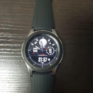 サムスン(SAMSUNG)の【美品】Galaxy watch 46mm シルバー 新品フィルム付き(腕時計(デジタル))