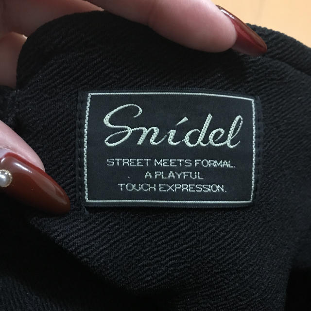 SNIDEL(スナイデル)のsnidel ショーパン付きスカート ブラック レディースのスカート(ミニスカート)の商品写真