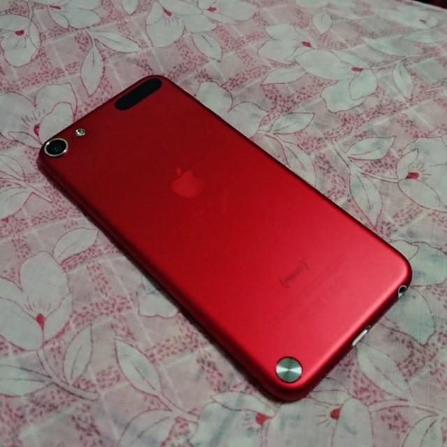 iPod touch(アイポッドタッチ)のiPodtouch第5世代 32GB RED スマホ/家電/カメラのオーディオ機器(ポータブルプレーヤー)の商品写真