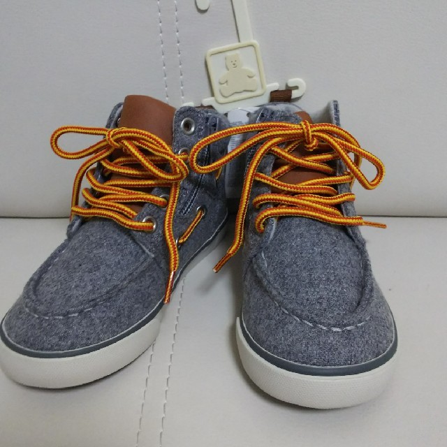 babyGAP(ベビーギャップ)のbabyGAP ハイカットシューズ15センチ キッズ/ベビー/マタニティのキッズ靴/シューズ(15cm~)(スニーカー)の商品写真