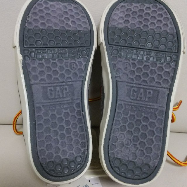 babyGAP(ベビーギャップ)のbabyGAP ハイカットシューズ15センチ キッズ/ベビー/マタニティのキッズ靴/シューズ(15cm~)(スニーカー)の商品写真