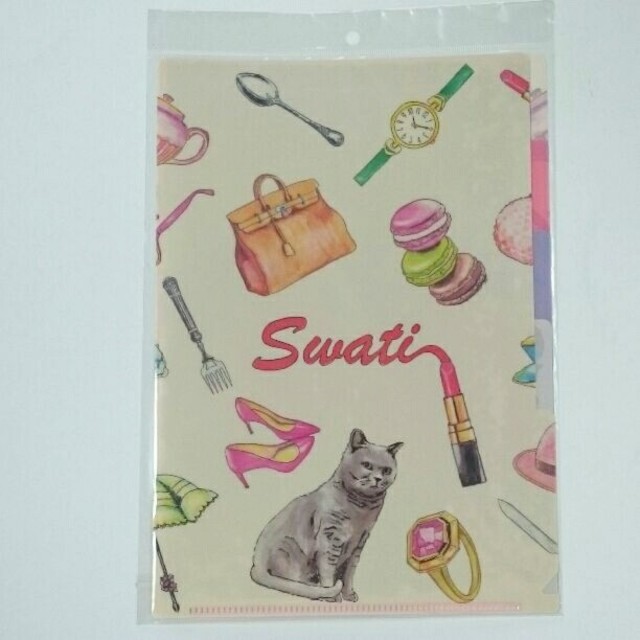 SWATi(スワティ)のSWATi クリアファイル4ポケット 猫★WONDAワンダ×スワティ非売品 インテリア/住まい/日用品の文房具(ファイル/バインダー)の商品写真